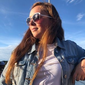 Meet your Posher, Maddie